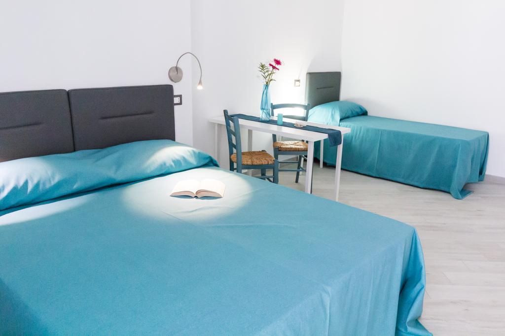 Stanze Del Mare Bed & Breakfast Balestrate Room photo