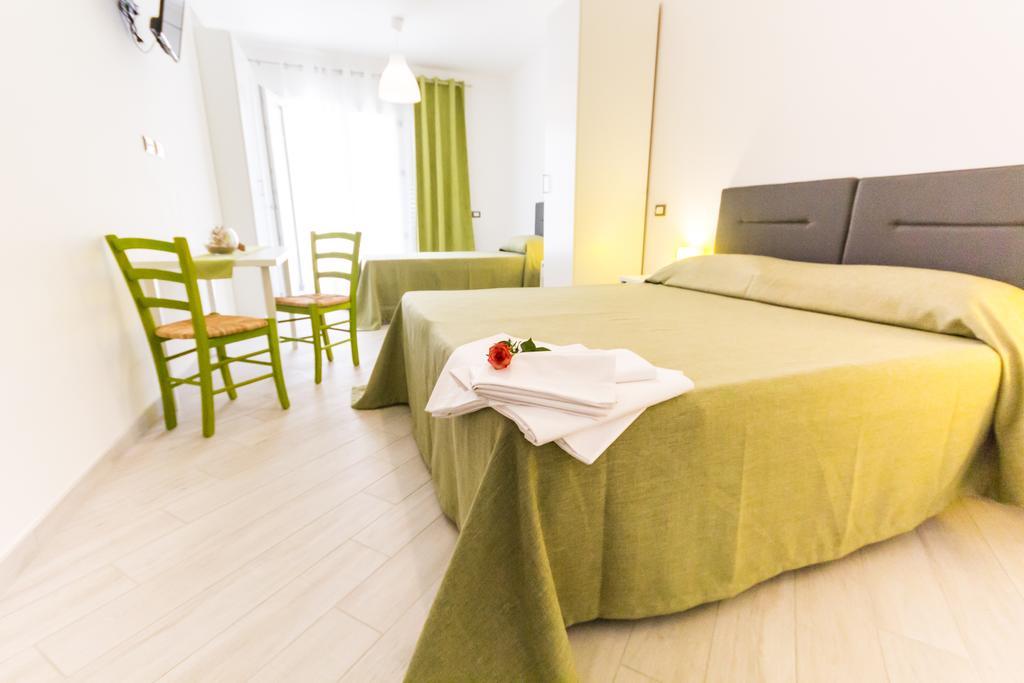 Stanze Del Mare Bed & Breakfast Balestrate Room photo