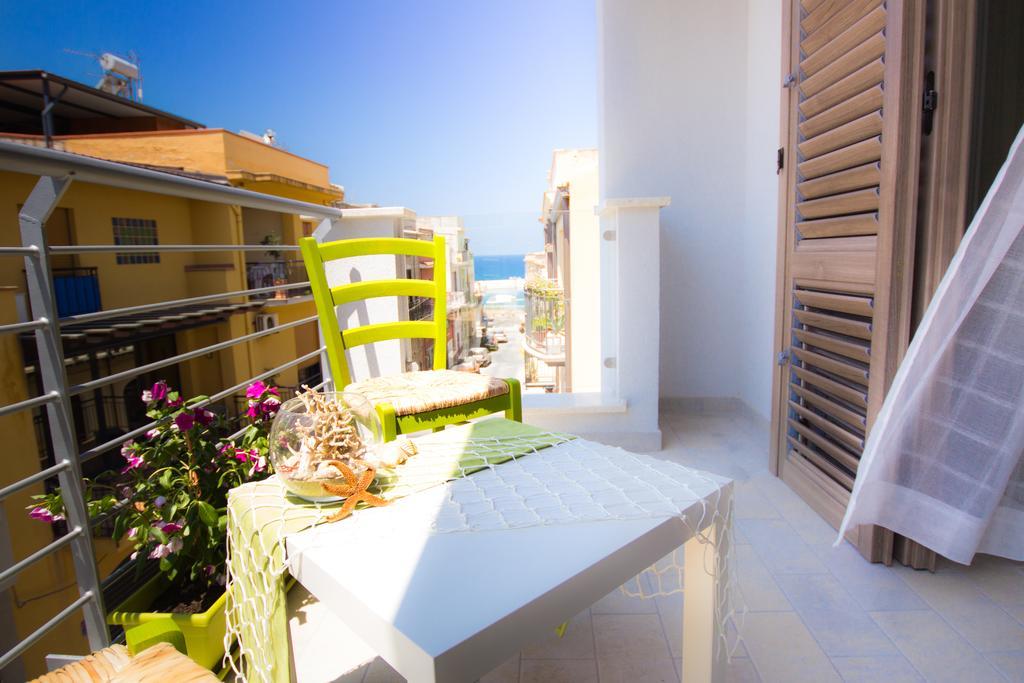 Stanze Del Mare Bed & Breakfast Balestrate Room photo