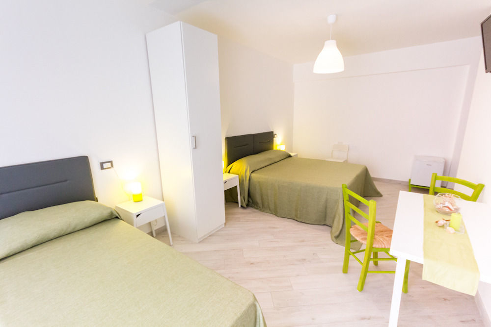 Stanze Del Mare Bed & Breakfast Balestrate Exterior photo