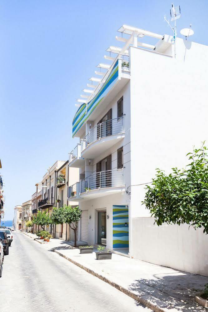 Stanze Del Mare Bed & Breakfast Balestrate Exterior photo